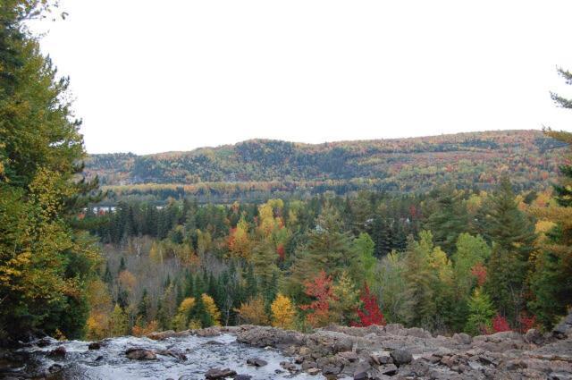 Domaine le Bostonnais - Le Village en Bois Rond La Tuque Extérieur photo