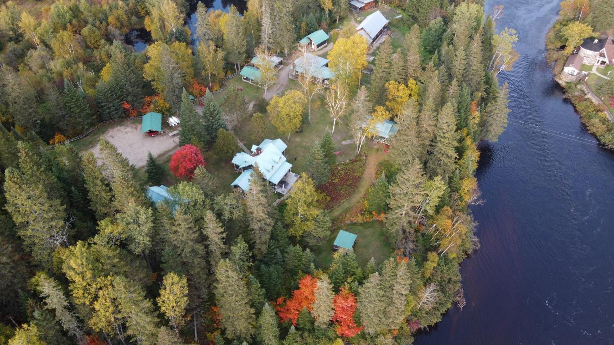 Domaine le Bostonnais - Le Village en Bois Rond La Tuque Extérieur photo