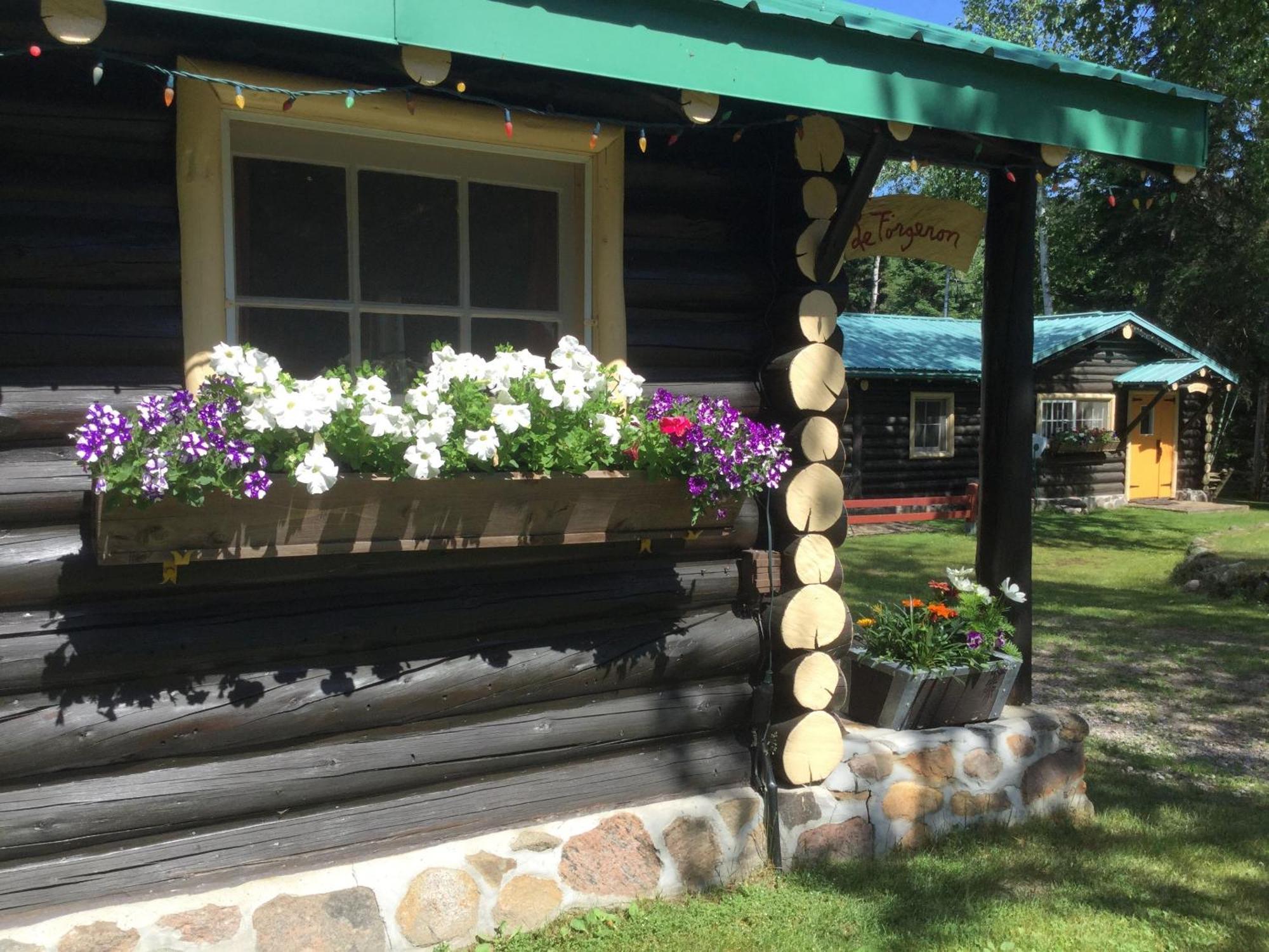 Domaine le Bostonnais - Le Village en Bois Rond La Tuque Chambre photo