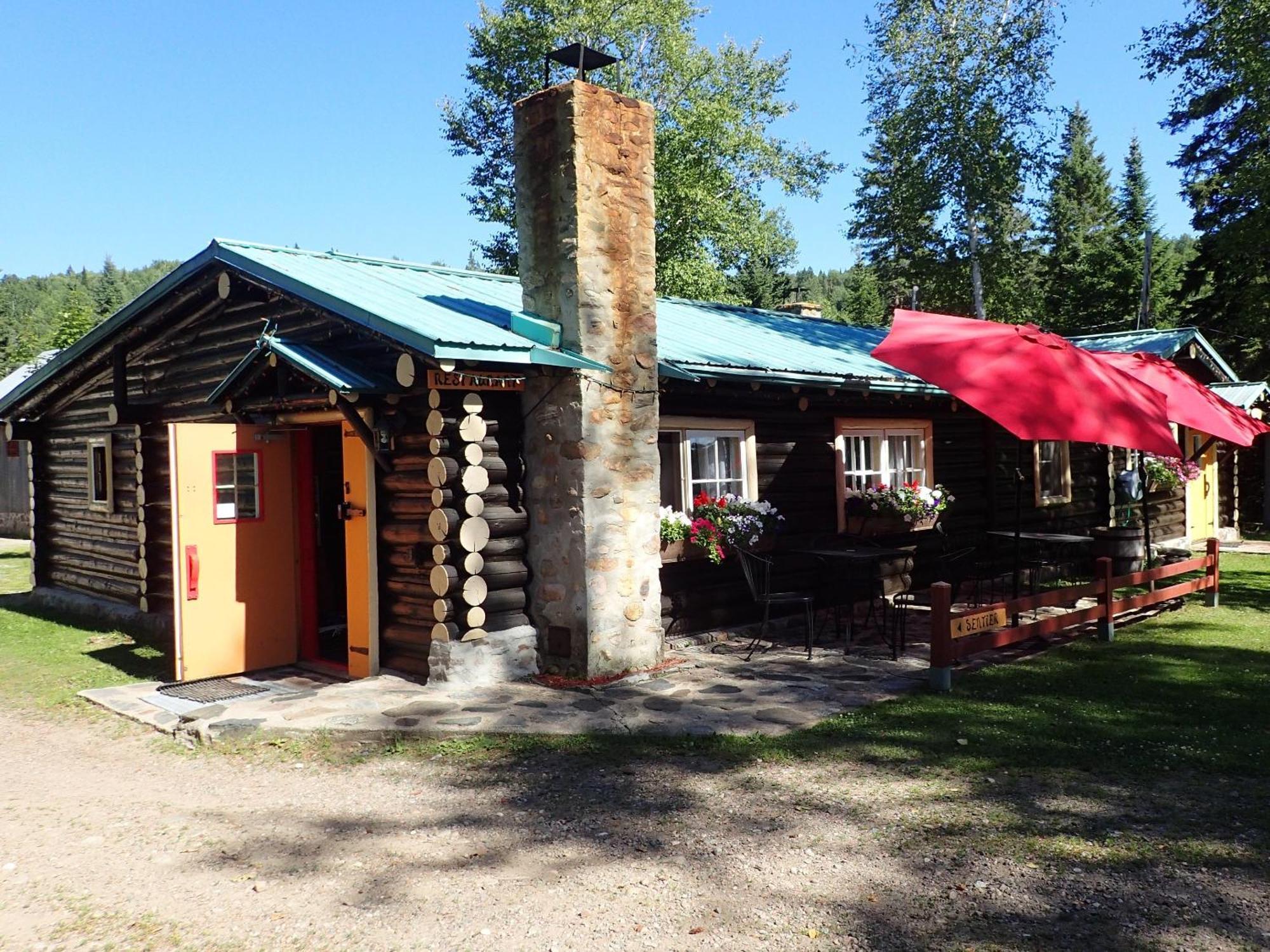 Domaine le Bostonnais - Le Village en Bois Rond La Tuque Extérieur photo